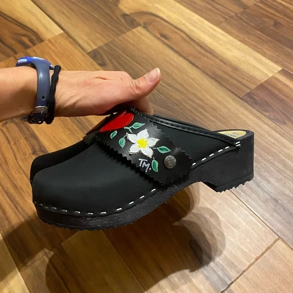 Swedish Clogs - Picture 3 of 5